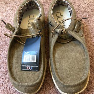 New Size 11 Hey Dude Shoes